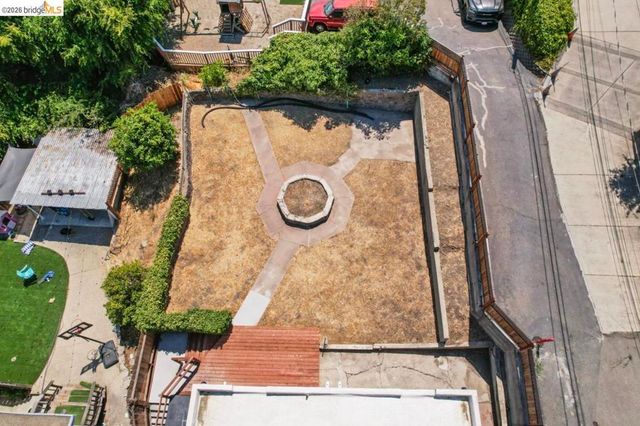 1923 Thompson Ln, El Sobrante, CA 94803