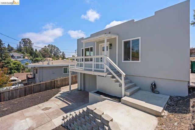 1923 Thompson Ln, El Sobrante, CA 94803