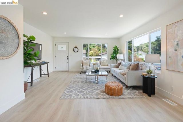 1923 Thompson Ln, El Sobrante, CA 94803