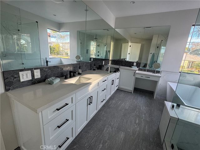 1612 Gates Avenue, Manhattan Beach, CA 90266