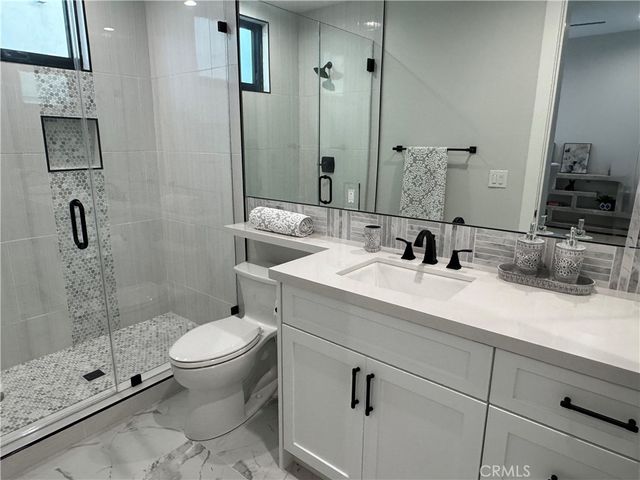 1612 Gates Avenue, Manhattan Beach, CA 90266