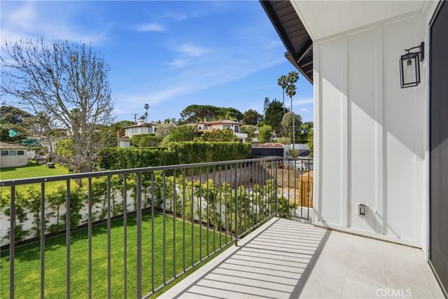 1612 Gates Avenue, Manhattan Beach, CA 90266