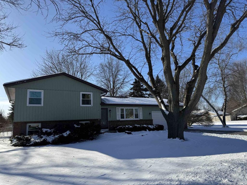 3506 Greenwood Drive, Janesville, WI 53546