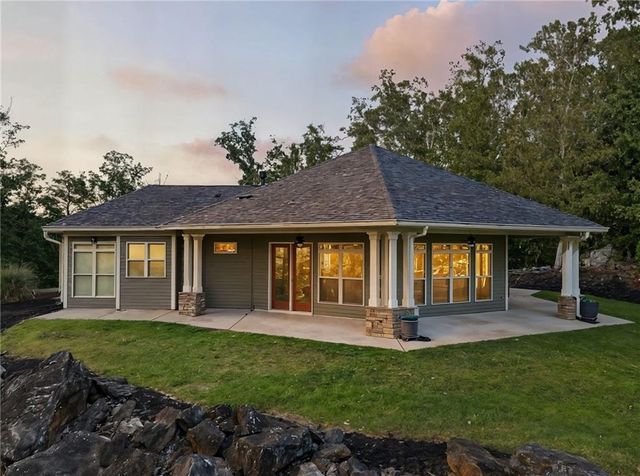 114 Moose Loop, Waleska, GA 30183