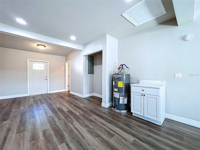 1621 7TH AVENUE N, St Petersburg, FL 33713