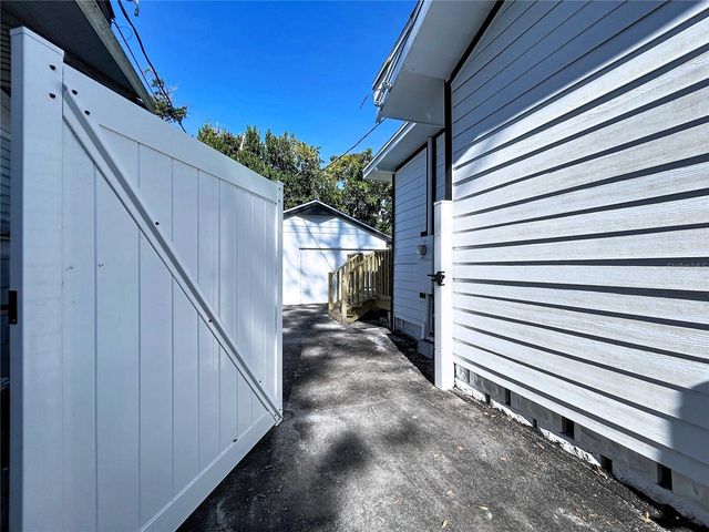 1621 7TH AVENUE N, St Petersburg, FL 33713