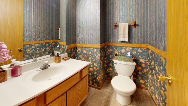 2190 N Heartland Path, Lake Villa, IL 60046