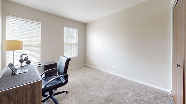 2190 N Heartland Path, Lake Villa, IL 60046