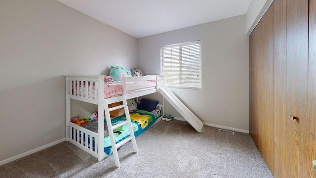 2190 N Heartland Path, Lake Villa, IL 60046