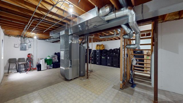 2190 N Heartland Path, Lake Villa, IL 60046