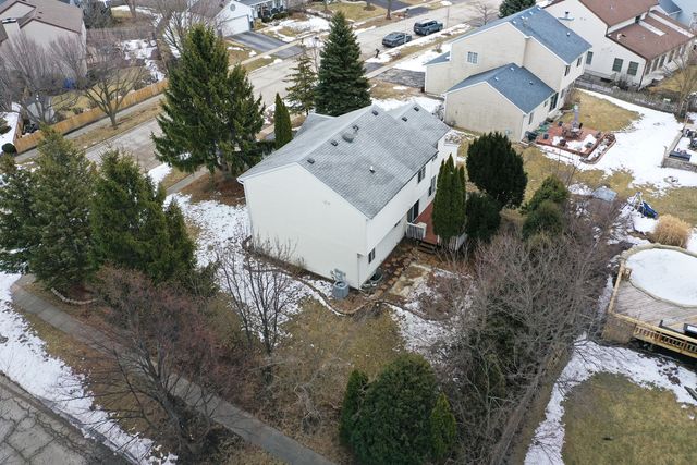 2190 N Heartland Path, Lake Villa, IL 60046