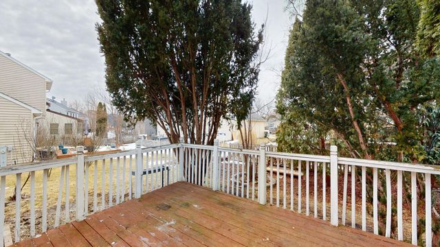 2190 N Heartland Path, Lake Villa, IL 60046