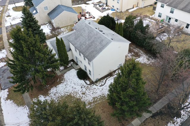 2190 N Heartland Path, Lake Villa, IL 60046