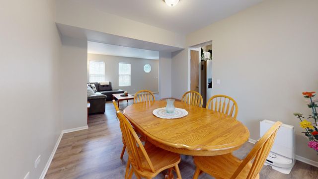 2190 N Heartland Path, Lake Villa, IL 60046