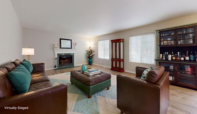 2190 N Heartland Path, Lake Villa, IL 60046