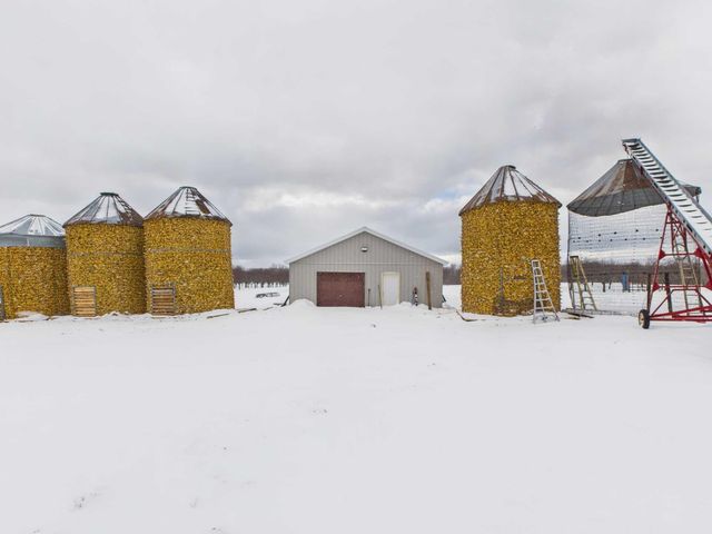 5717 N Overlook Road, Leelanau Twp, MI 49670