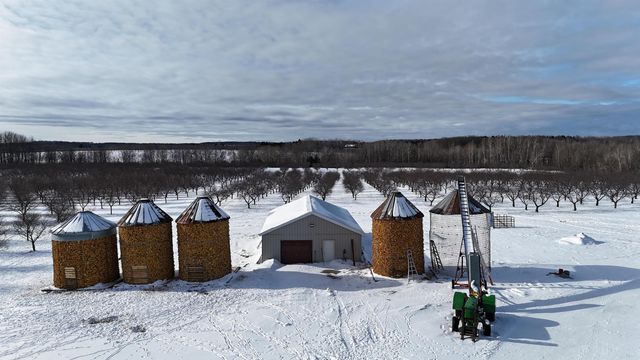 5717 N Overlook Road, Leelanau Twp, MI 49670