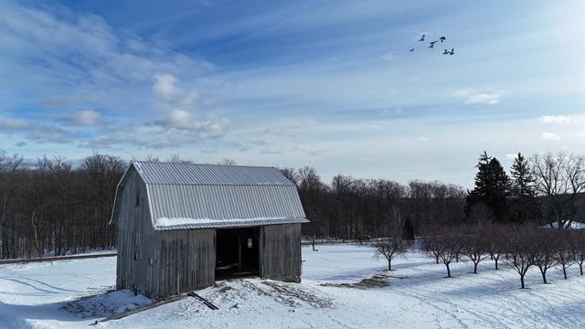 5717 N Overlook Road, Leelanau Twp, MI 49670