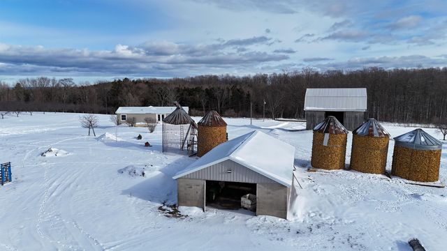 5717 N Overlook Road, Leelanau Twp, MI 49670