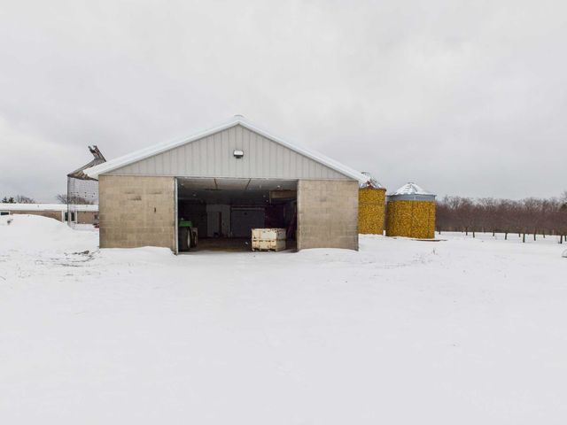 5717 N Overlook Road, Leelanau Twp, MI 49670