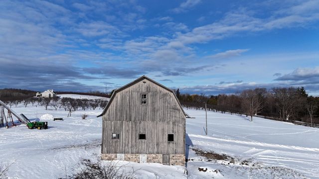 5717 N Overlook Road, Leelanau Twp, MI 49670