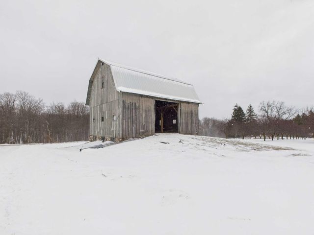 5717 N Overlook Road, Leelanau Twp, MI 49670