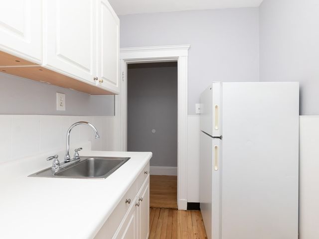 133 Park Dr 33, Boston, MA 02215