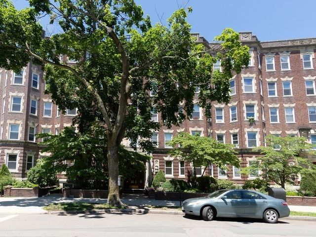 133 Park Dr 33, Boston, MA 02215
