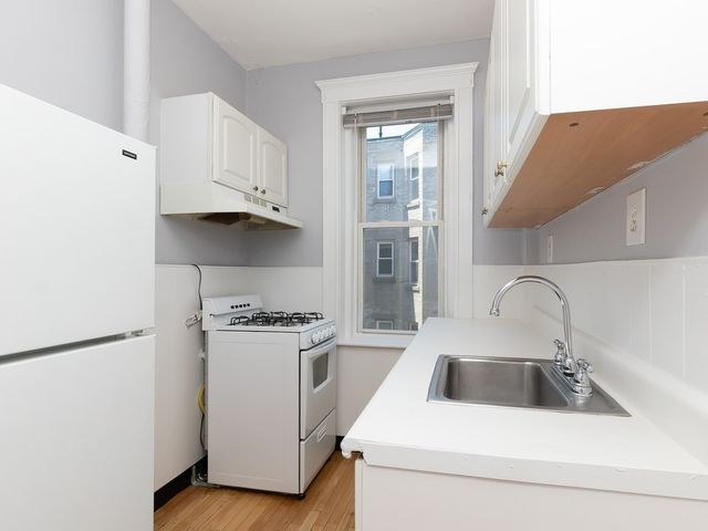 133 Park Dr 33, Boston, MA 02215