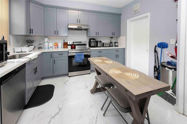 873 NW 135th Avenue, Pembroke Pines, FL 33028