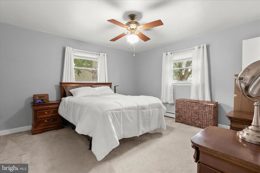 Image 10 of property listing at 15901 BOND MILL RD, Laurel, MD 20707
