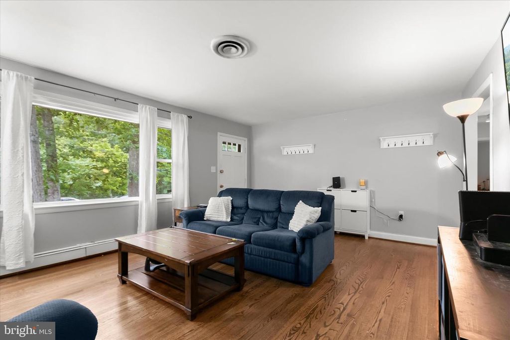 Image 3 of property listing at 15901 BOND MILL RD, Laurel, MD 20707