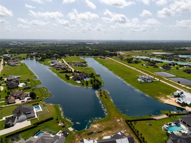 215 Hall Thompson Road, Katy, TX 77493