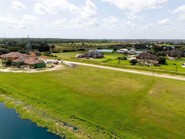 215 Hall Thompson Road, Katy, TX 77493