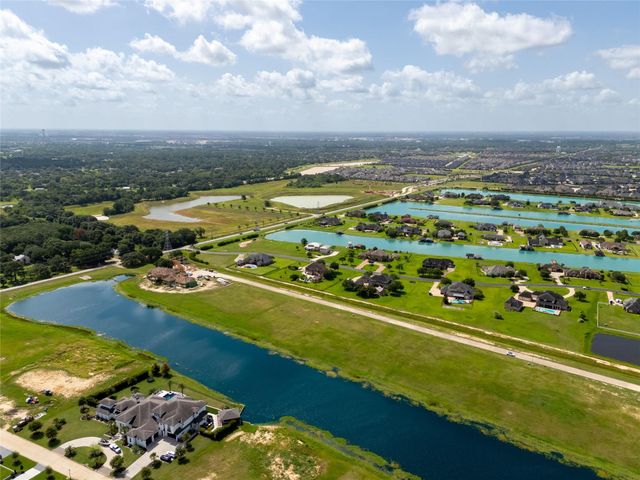 215 Hall Thompson Road, Katy, TX 77493