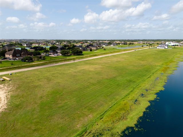 215 Hall Thompson Road, Katy, TX 77493