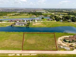 215 Hall Thompson Road, Katy, TX 77493