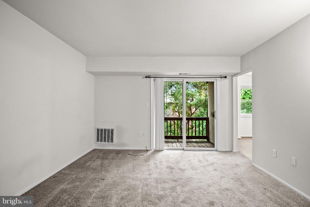 1214 LIBERTE CT, BURLINGTON, NJ 08016 — photo 2