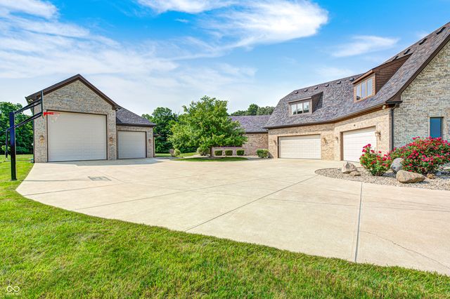 4181 Whitetail Woods Drive, Bargersville, IN 46106