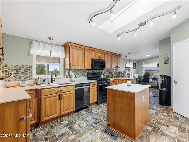 424 N Salero View Road, Vail, AZ 85641