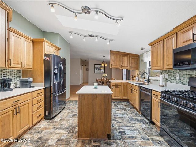 424 N Salero View Road, Vail, AZ 85641