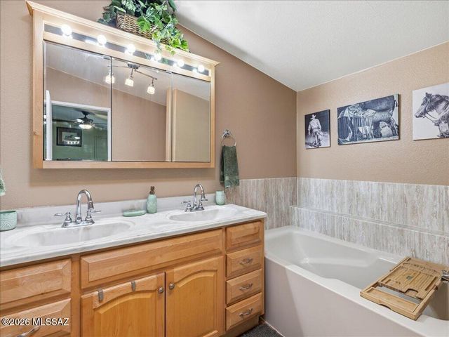 424 N Salero View Road, Vail, AZ 85641