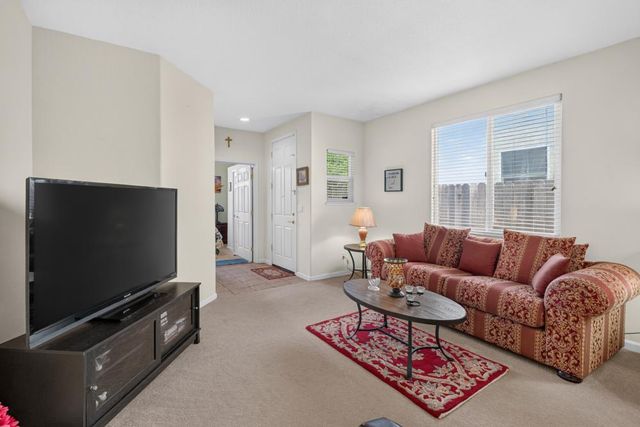 8888 Billfish Way, Sacramento, CA 95828