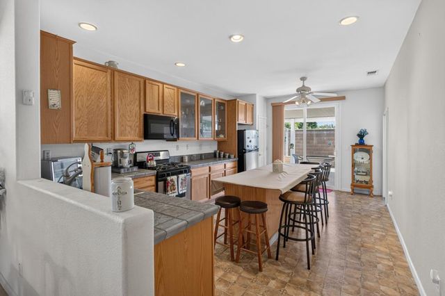 8888 Billfish Way, Sacramento, CA 95828