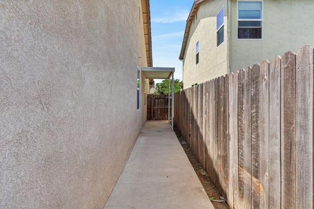 8888 Billfish Way, Sacramento, CA 95828