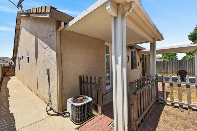 8888 Billfish Way, Sacramento, CA 95828