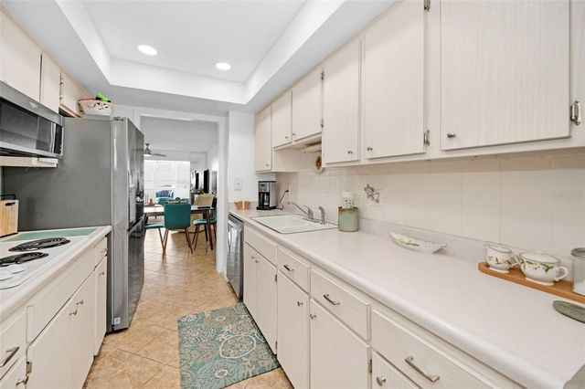 622 EDGEWATER DRIVE 523, Dunedin, FL 34698