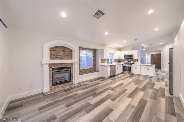 8233 West Rochelle Avenue, Las Vegas, NV 89147