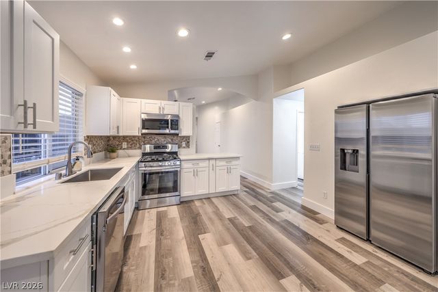 8233 West Rochelle Avenue, Las Vegas, NV 89147