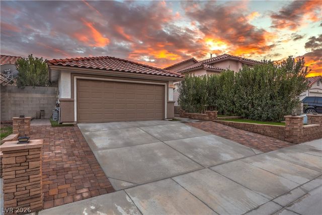 8233 West Rochelle Avenue, Las Vegas, NV 89147